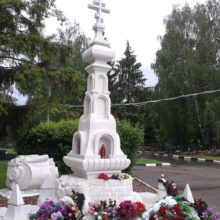 Аллея героев на Николо-архангельском кладбище