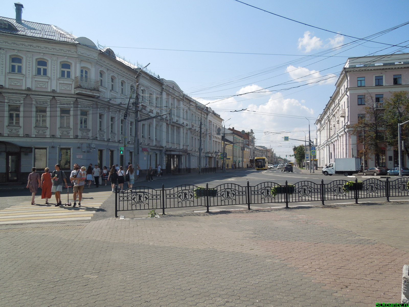Город